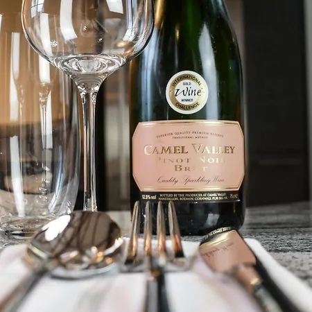 Apartment Escapes - The Long Luxury Padstow
